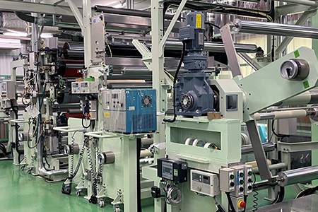 サーマルラミネート機(クリーンルーム内)